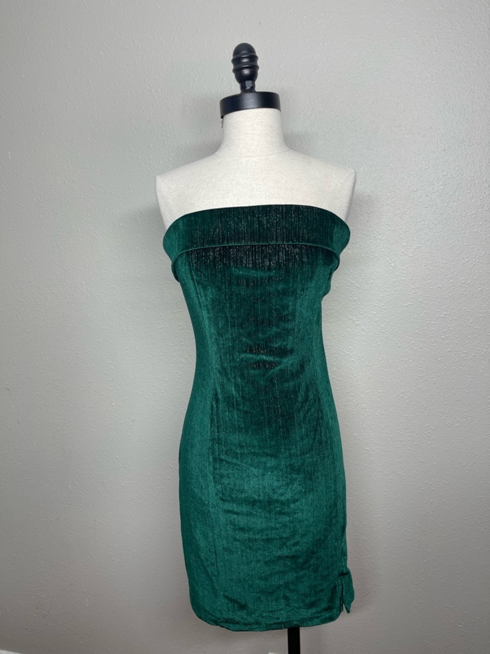 entro Emerald Green Strapless Velvet Mini Dress